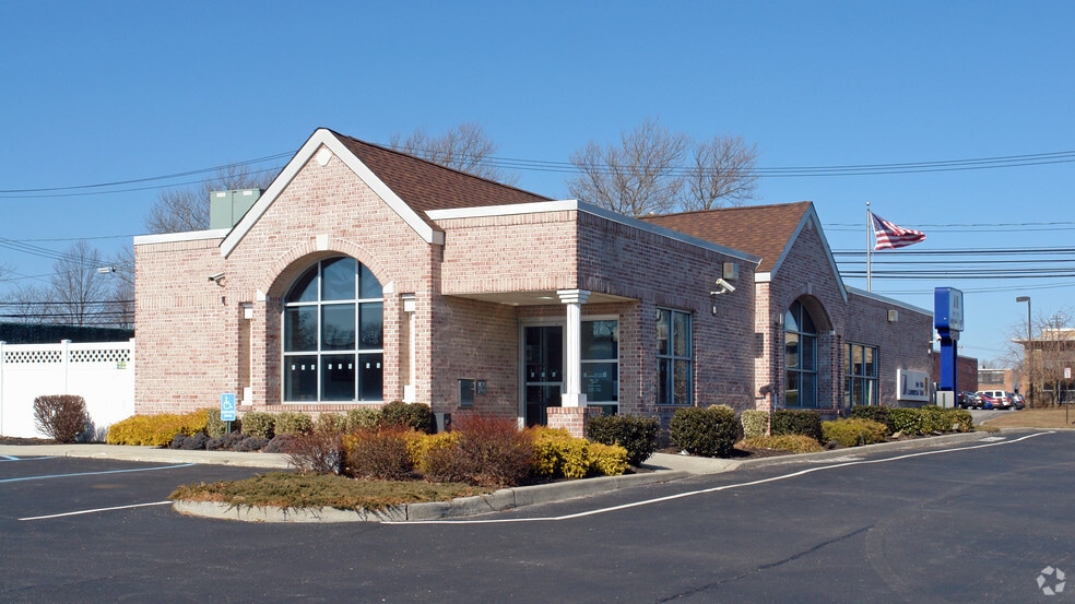 720 Grand Blvd, Deer Park, NY for sale - Building Photo - Image 2 of 2