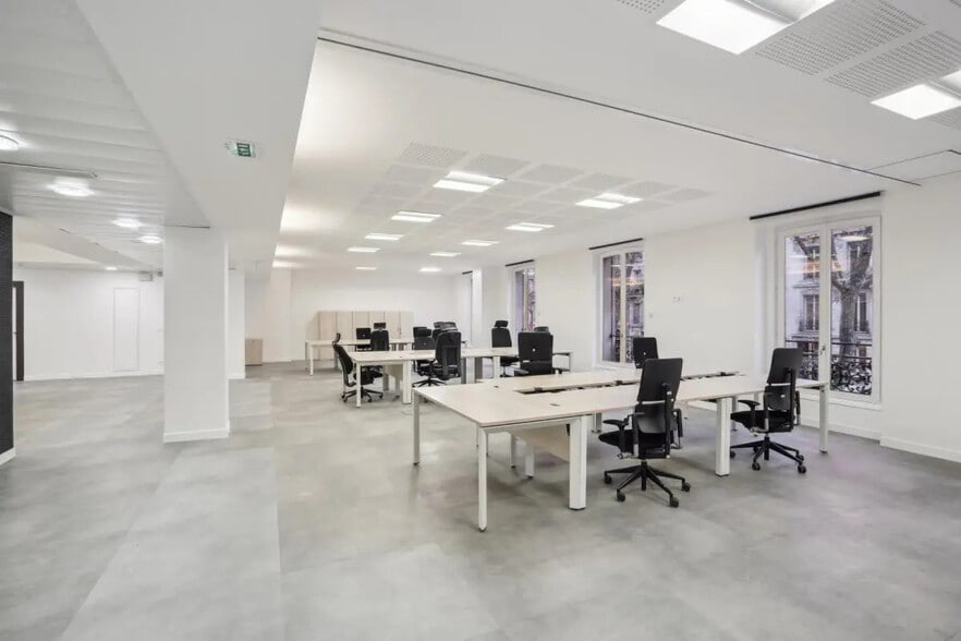 148 Boulevard Haussmann, Paris for lease - Interior Photo - Image 2 of 17