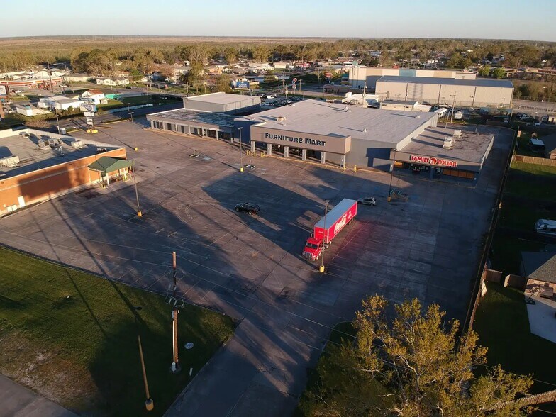 5801 W Park Ave, Houma, LA à louer - Photo du bâtiment - Image 2 de 8
