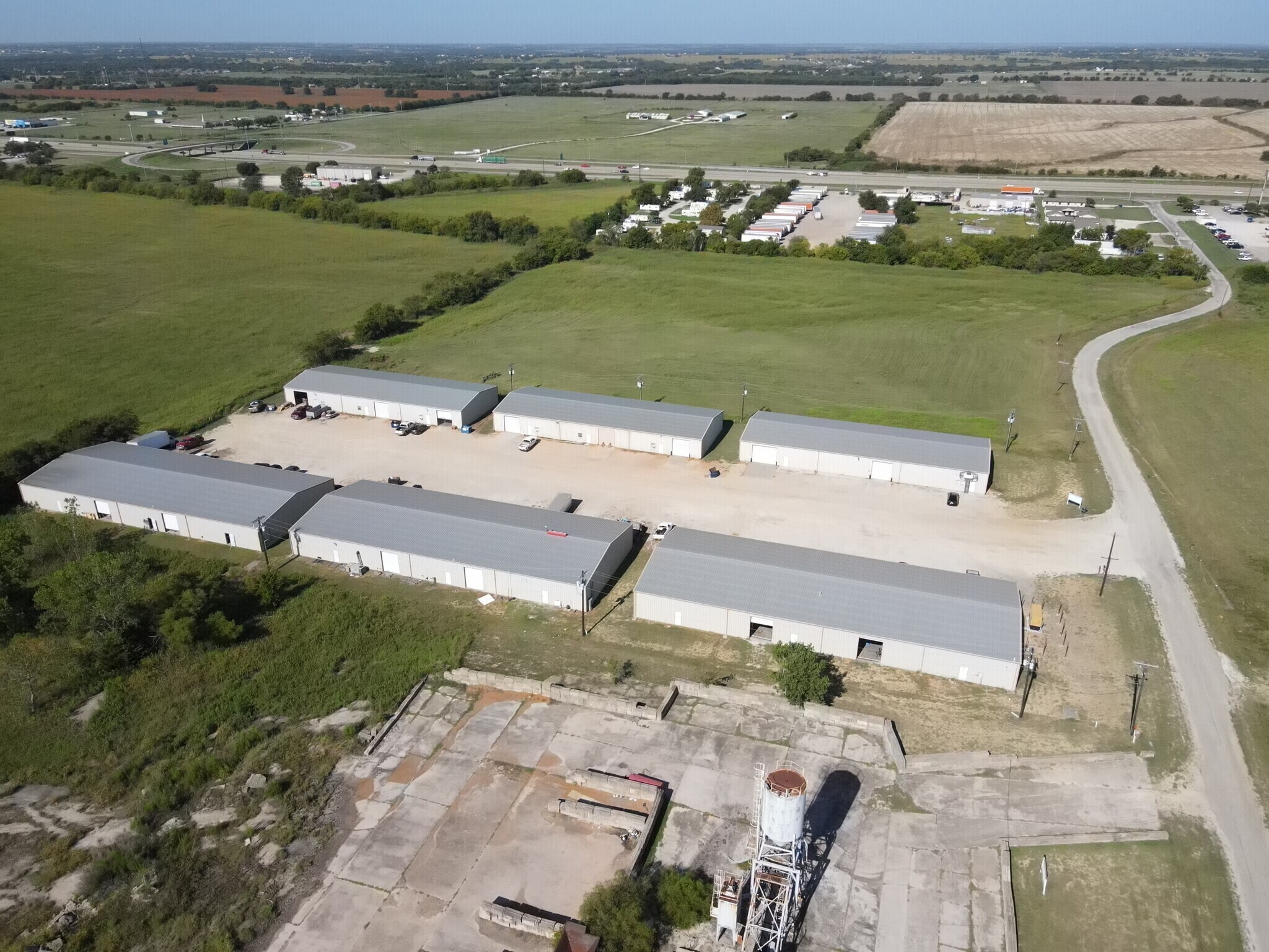 900 Utility Rd, Sanger, TX for lease Primary Photo- Image 1 of 9