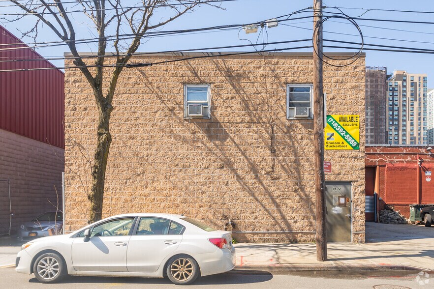 9512 150th St, Jamaica, NY à louer - Photo du bâtiment - Image 3 de 7
