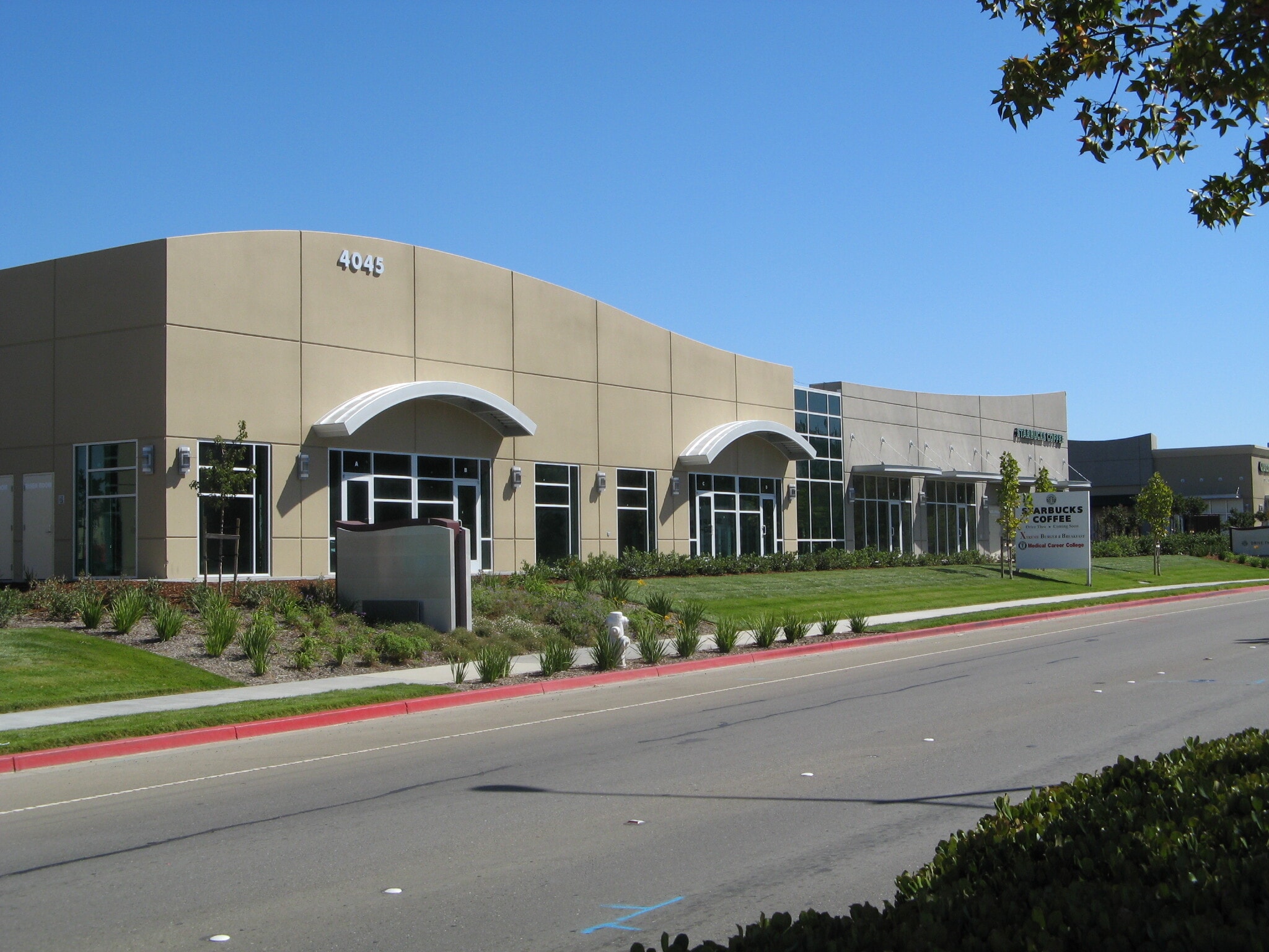 4041-4053 Lone Tree Way, Antioch, CA for lease Primary Photo- Image 1 of 10