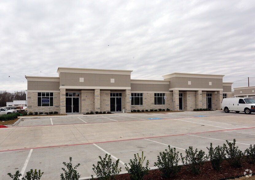 1402 S Custer Rd, McKinney, TX à louer - Photo du bâtiment - Image 3 de 4