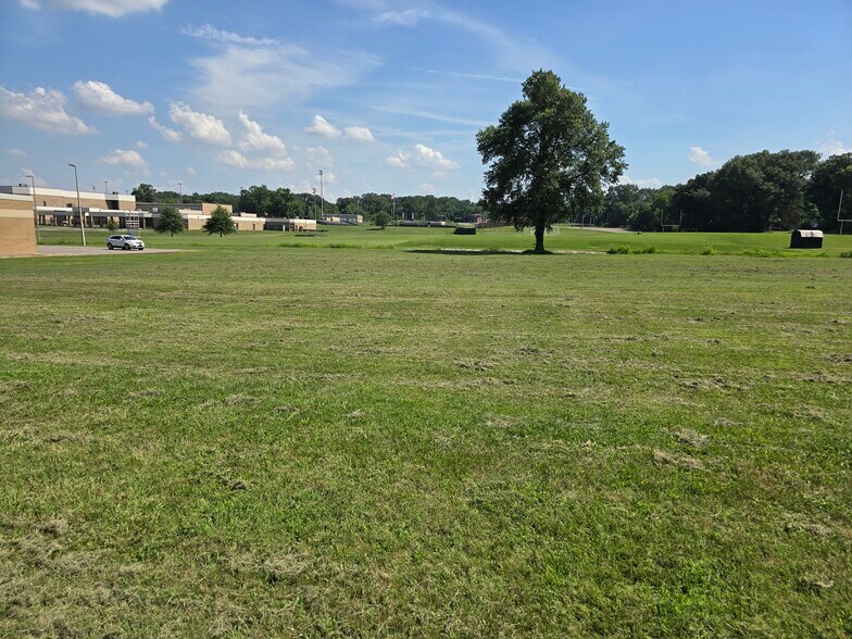 419 US Highway 51 Byp W, Dyersburg, TN à vendre - Photo du bâtiment - Image 2 de 2