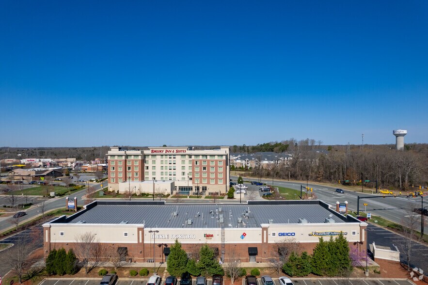 1348 Java Ln, Burlington, NC à louer - Photo du bâtiment - Image 2 de 8