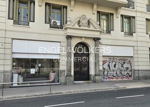 Retail in Barcelona, Barcelona for lease Interior Photo- Image 1 of 19