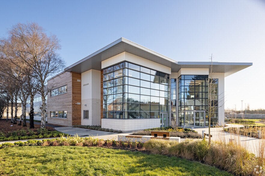 Grovehill Rd, Beverley à louer - Photo du bâtiment - Image 2 de 4