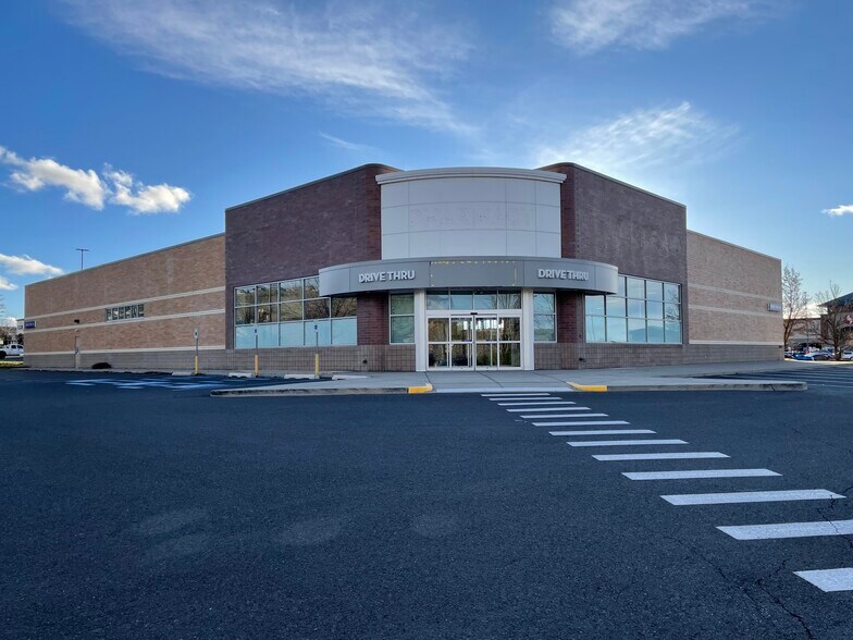 8801 N Indian Trail Rd, Spokane, WA à louer - Photo du bâtiment - Image 2 de 17