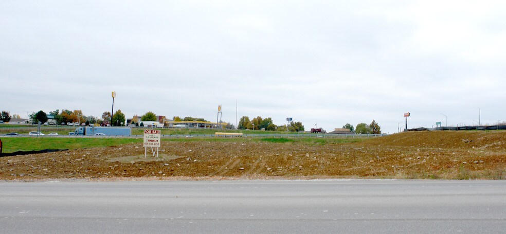 W Terra Ln, O'Fallon, MO à vendre - Photo du bâtiment - Image 3 de 3