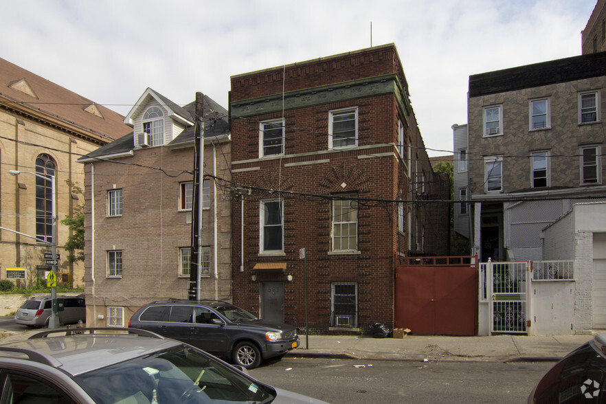 583 E 167th St, Bronx, NY for sale - Primary Photo - Image 1 of 1