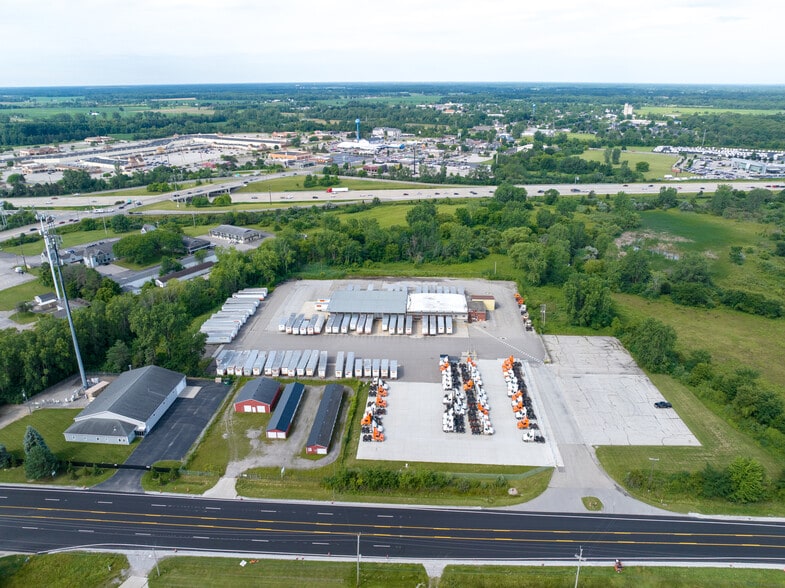 11740 Dixie Hwy, Birch Run, MI for lease - Building Photo - Image 2 of 24