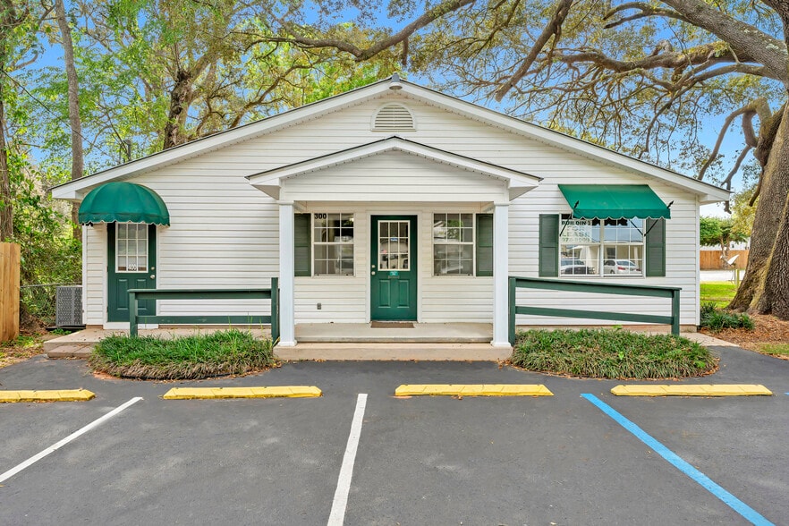 12440 Magnolia Ave, Magnolia Springs, AL for lease - Primary Photo - Image 1 of 19