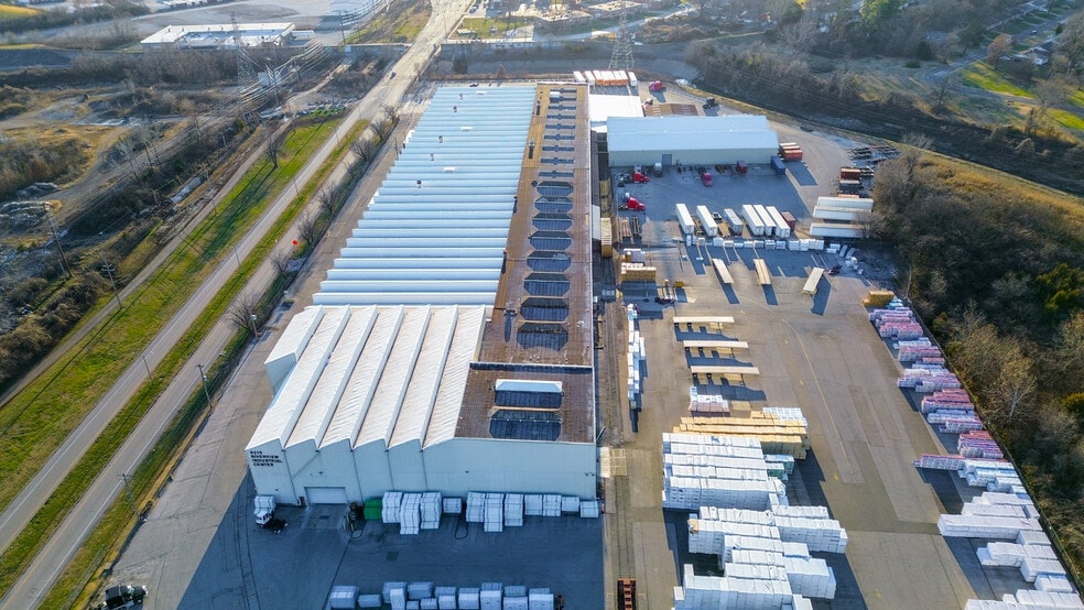 9215 Riverview Dr, Saint Louis, MO for sale - Building Photo - Image 3 of 6