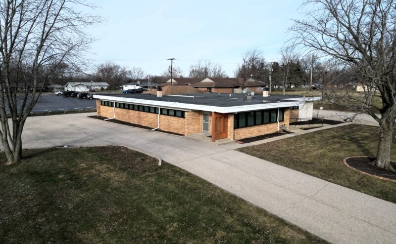 3021 N Oakland Ave, Decatur, IL for sale Primary Photo- Image 1 of 5