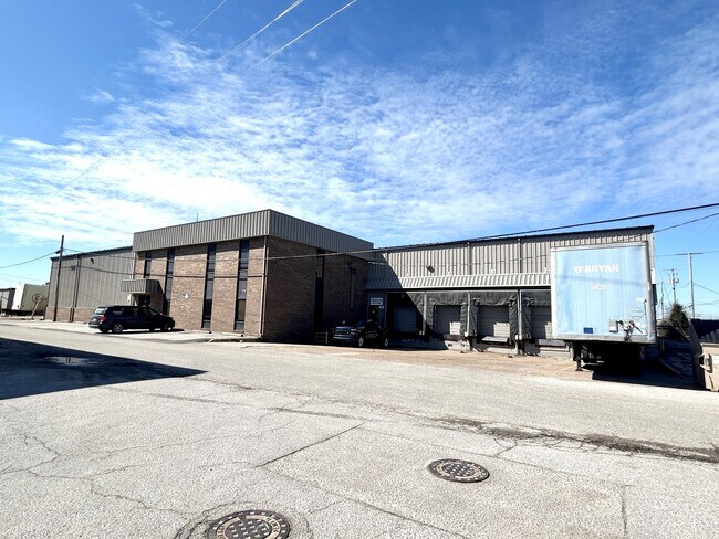 Plus de détails pour 2200 N New York Ave, Evansville, IN - Industriel à louer