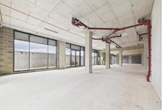 Kimpton Rd, Luton for lease Interior Photo- Image 1 of 6