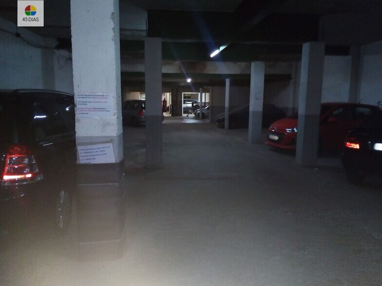 Immeuble residentiel dans Cerdanyola del Vallès, Barcelona à vendre - Photo intérieure - Image 2 de 3