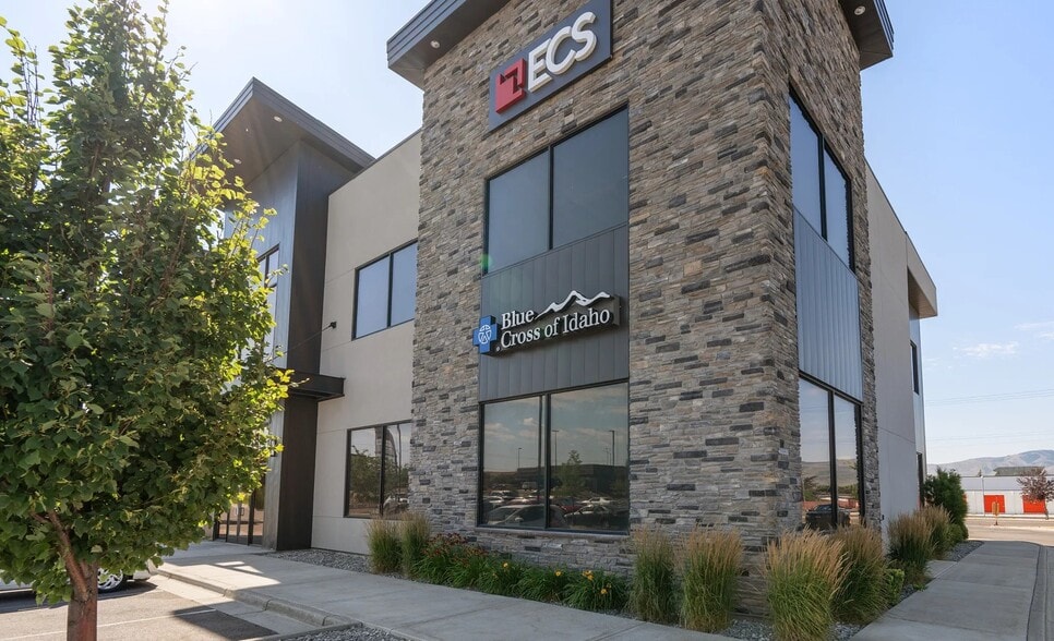 850-852 W Quinn Rd, Pocatello, ID for lease - Building Photo - Image 2 of 8