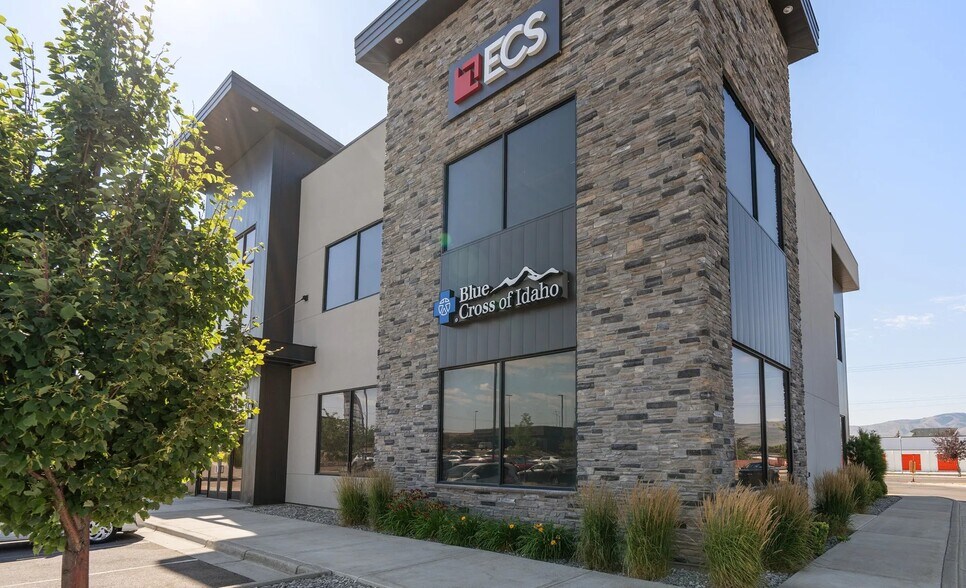 850-852 W Quinn Rd, Pocatello, ID à louer - Photo du bâtiment - Image 2 de 8