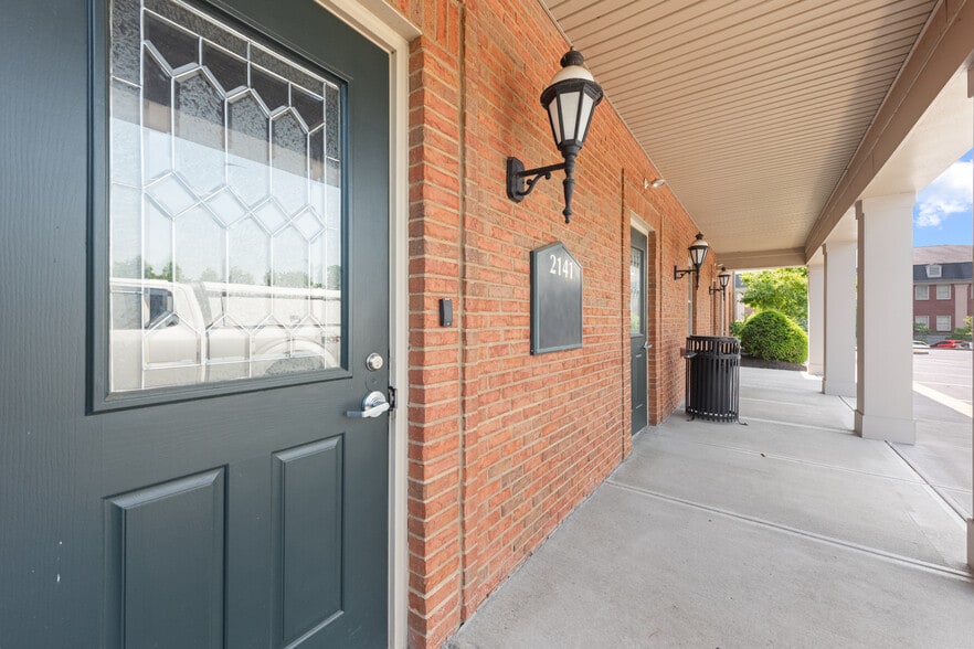 2121-2141 Chamber Center Dr, Fort Mitchell, KY for lease - Building Photo - Image 1 of 2