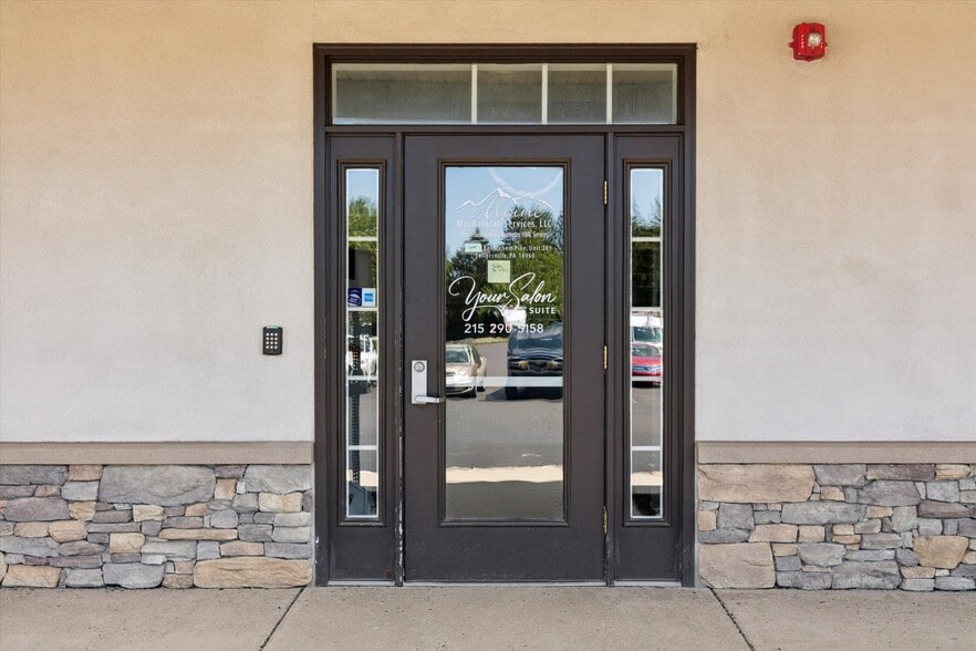 1105 Bethlehem Pike, Sellersville, PA for sale - Interior Photo - Image 3 of 14