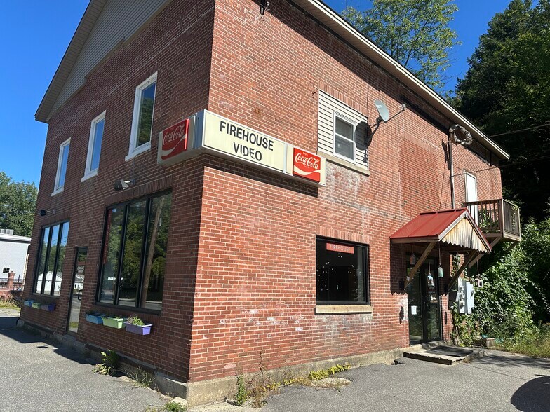 525 Main St, Wilton, ME à louer - Photo du bâtiment - Image 1 de 5