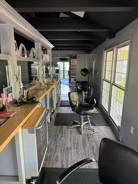2513 Dauphin St, Mobile, AL for sale - Building Photo - Image 3 of 17