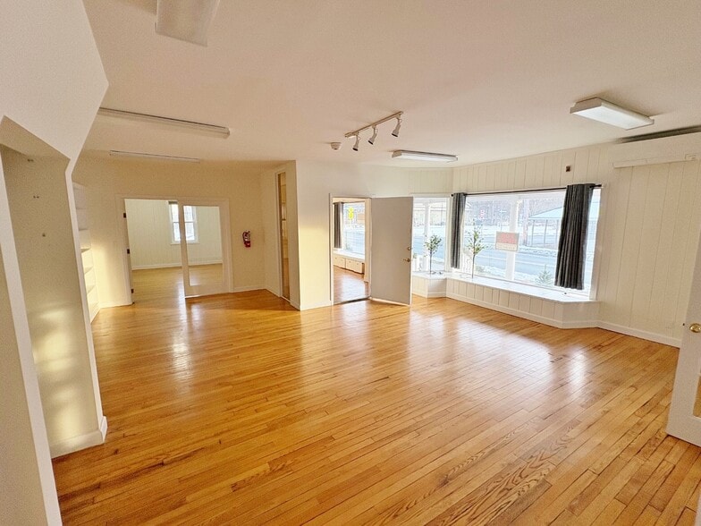 144 Main St, Gardiner, NY for lease - Building Photo - Image 3 of 12