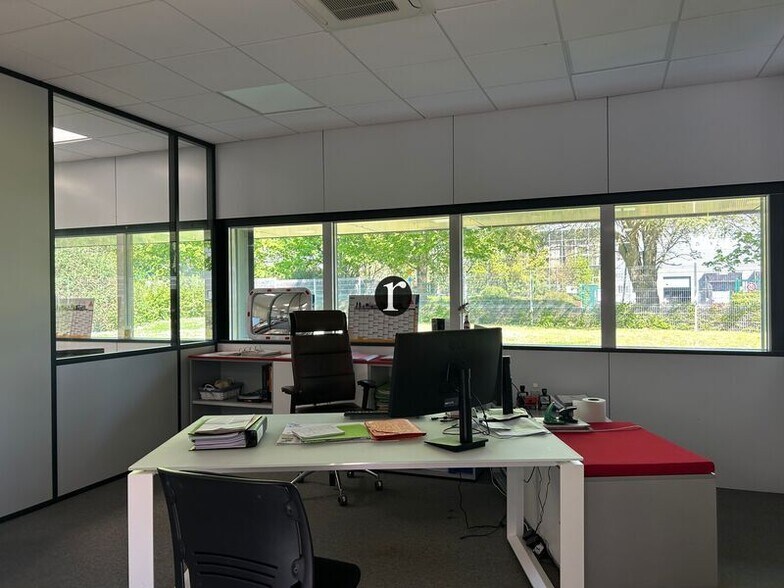 Office in Sainghin-en-Mélantois for lease - Interior Photo - Image 2 of 4