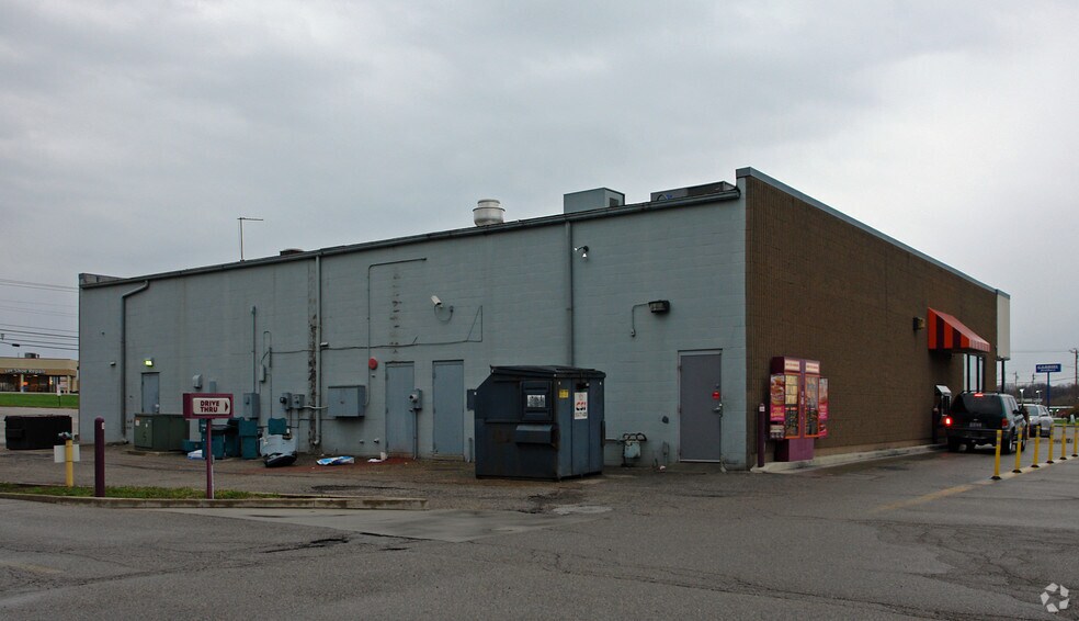 12045-12093 Lebanon Rd, Sharonville, OH à louer - Photo du bâtiment - Image 2 de 2