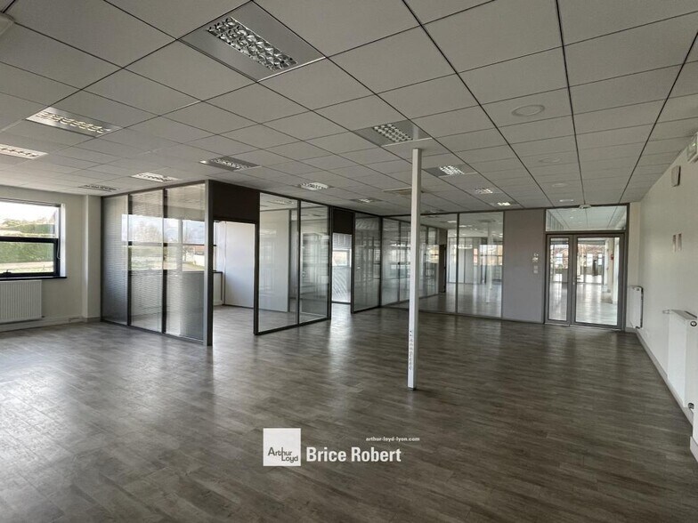 555 Rue De La Dombes, Miribel for lease - Building Photo - Image 2 of 9
