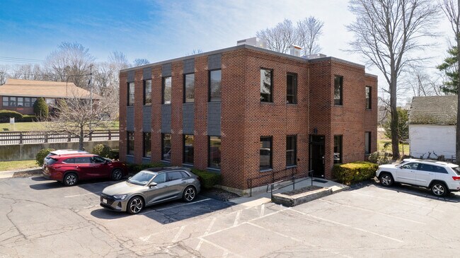 Plus de détails pour 571 Main St, Weymouth, MA - Médical à louer