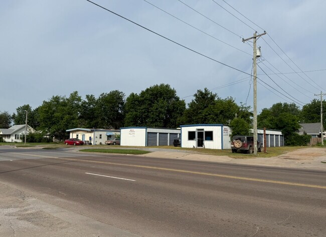 More details for 107 3rd st, Minco, OK - Industrial for Sale