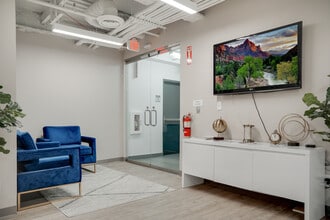 2100 Travis St, Houston, TX for lease Interior Photo- Image 1 of 12