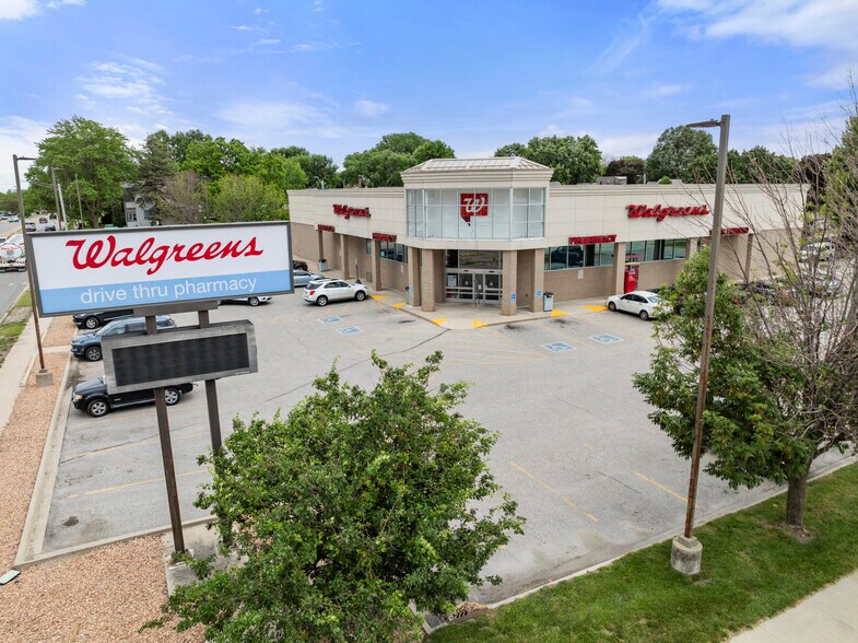 1251 4th St, Mason City, IA à vendre - Photo du bâtiment - Image 2 de 3