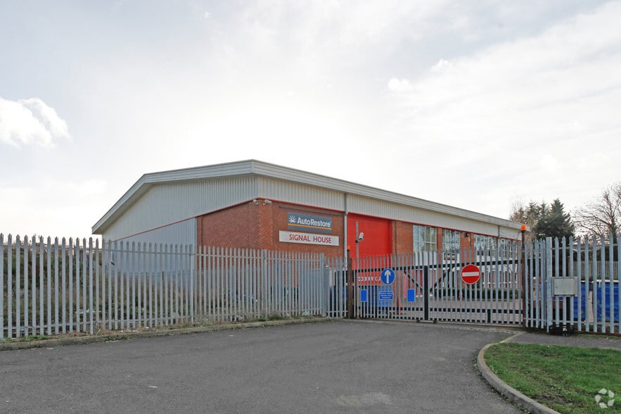 Crown Way, Rushden for lease - Primary Photo - Image 1 of 2