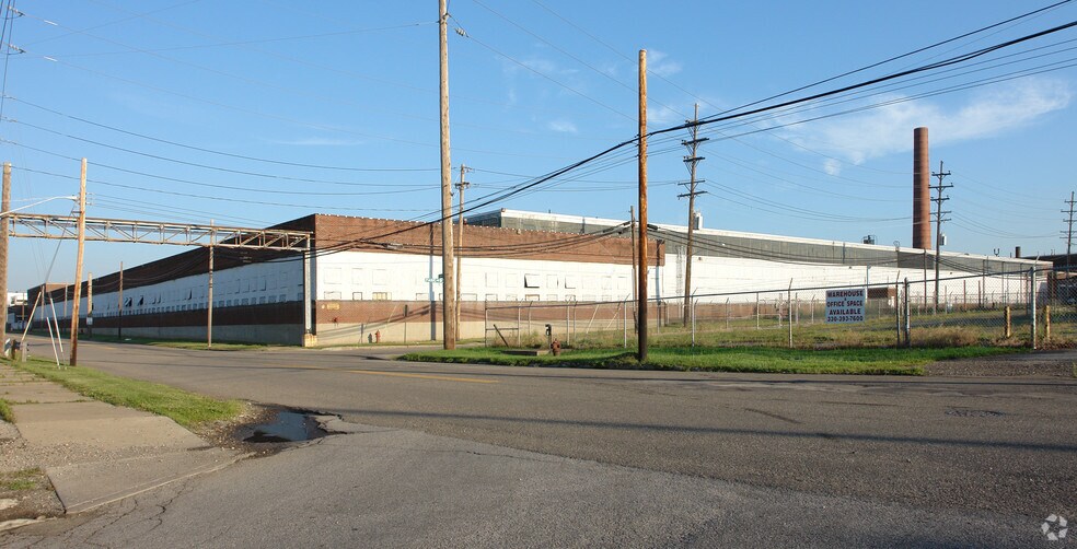 408 Dana St, Warren, OH à vendre - Photo du bâtiment - Image 2 de 2