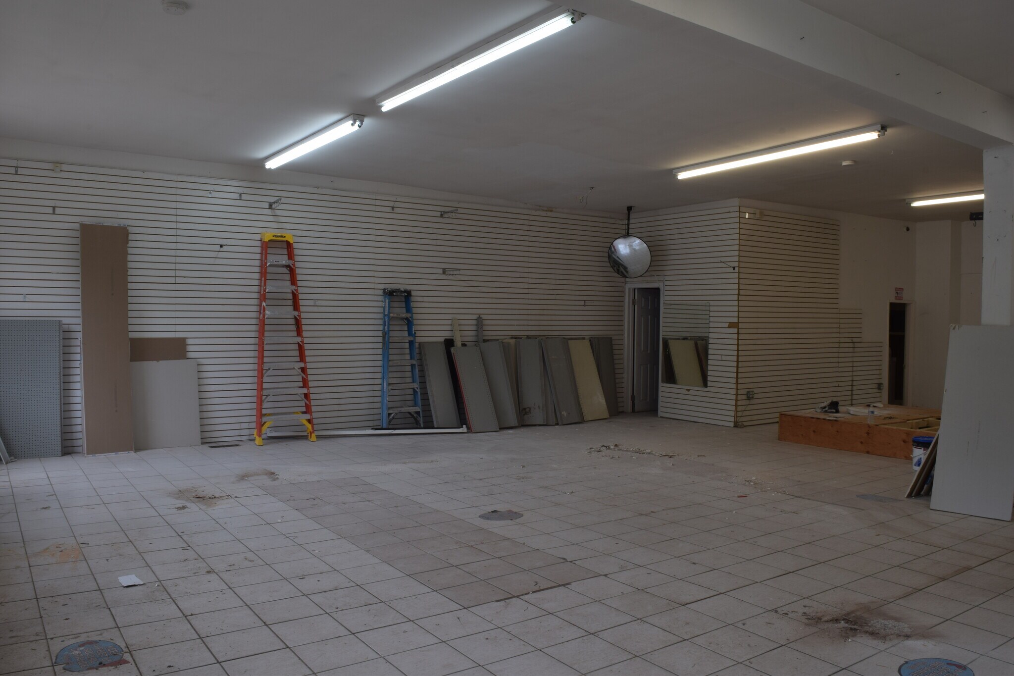 872 Main St, Worcester, MA for sale Interior Photo- Image 1 of 10