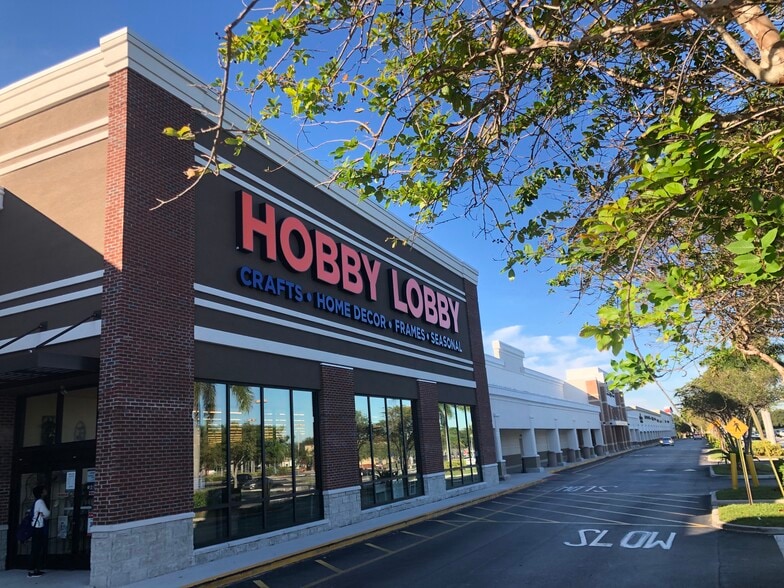 1220 Northlake Blvd, West Palm Beach, FL for lease - Building Photo - Image 3 of 8