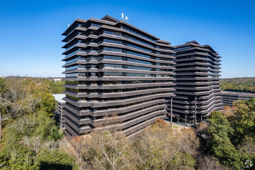1 Ravinia Dr, Atlanta, GA for lease - Building Photo - Image 3 of 16