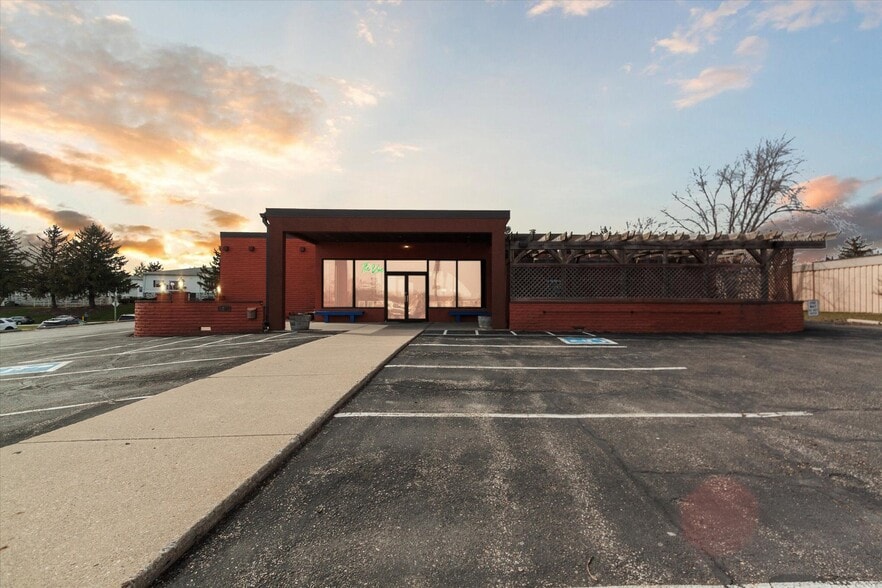 5264 Verona Rd, Fitchburg, WI for sale - Building Photo - Image 3 of 30