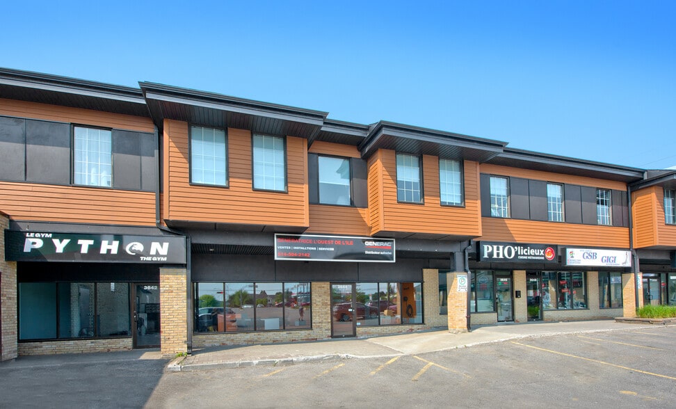 3572-3664 Saint-Charles Boul, Kirkland, QC à louer - Photo du bâtiment - Image 2 de 6