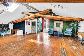 1402 Queen St E, Toronto, ON for lease Interior Photo- Image 1 of 6