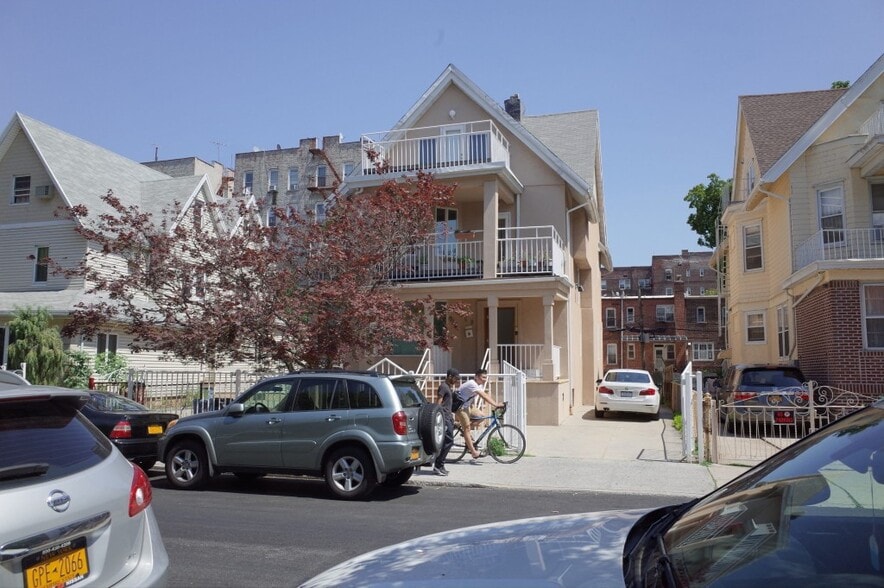 59 Bay 29th St, Brooklyn, NY for sale - Primary Photo - Image 1 of 6