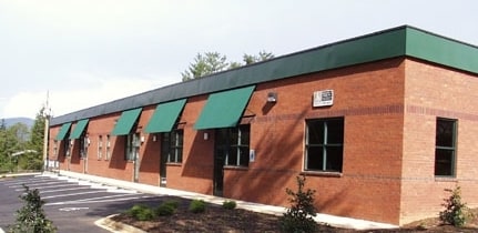 53 Shiloh Rd, Asheville, NC à louer - Photo du bâtiment - Image 3 de 3