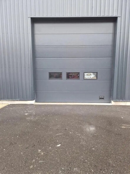 Flex in SAINT-OUEN-L'AUMONE for lease - Building Photo - Image 3 of 7