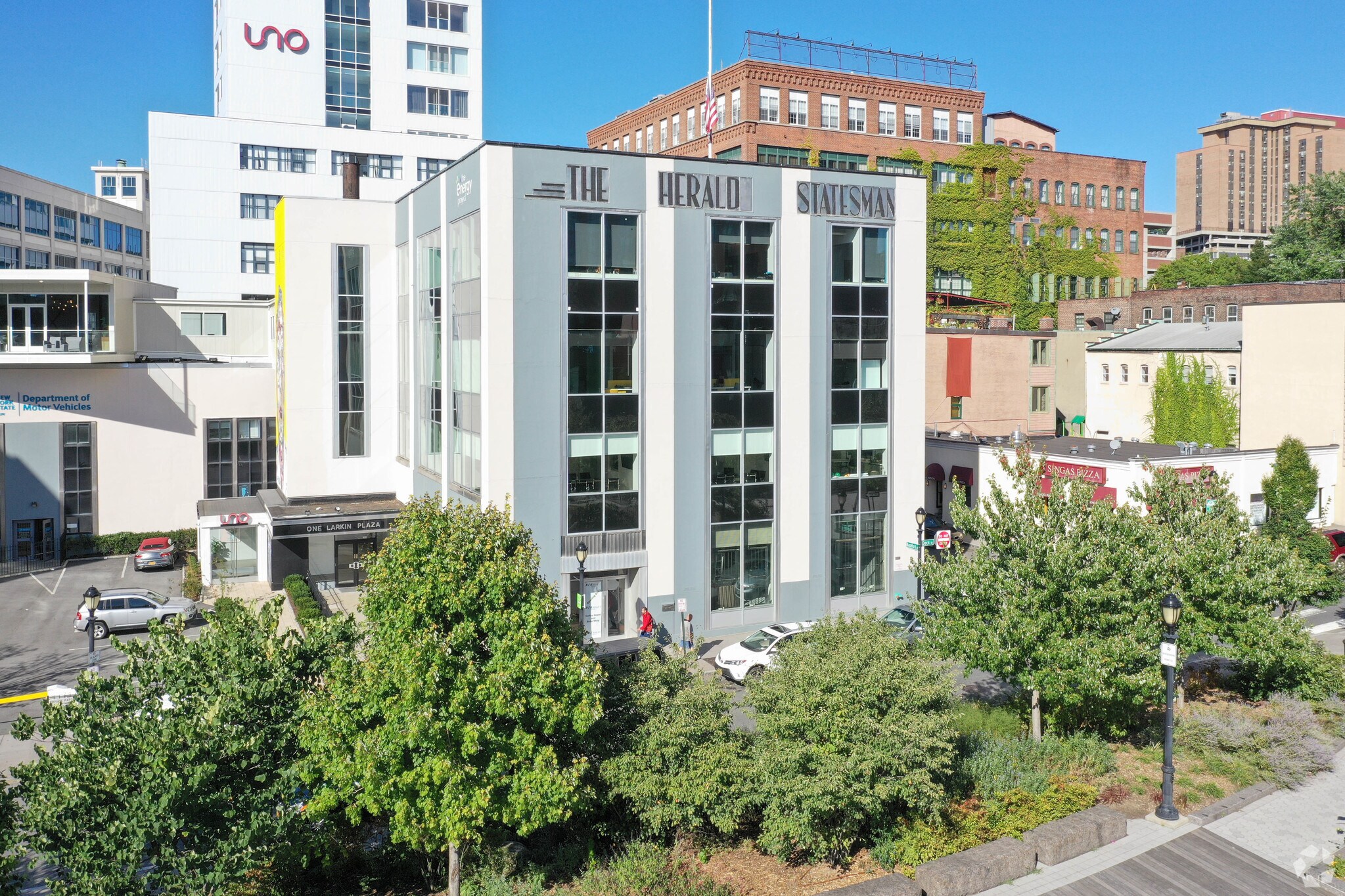 29 Wells Ave, Yonkers, NY à louer Photo principale- Image 1 de 25