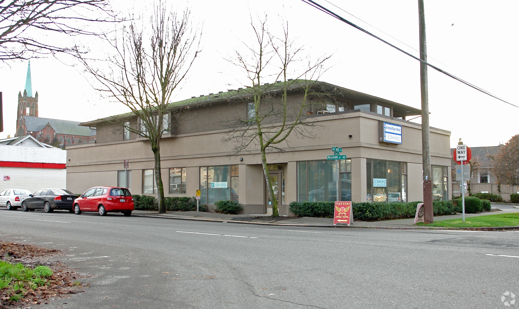 5339 Roosevelt Way NE, Seattle, WA for lease Primary Photo- Image 1 of 5