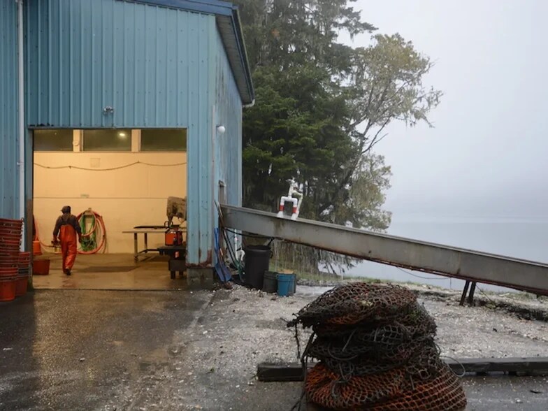 66234 N Bay Rd, North Bend, OR à vendre - Photo du bâtiment - Image 3 de 10