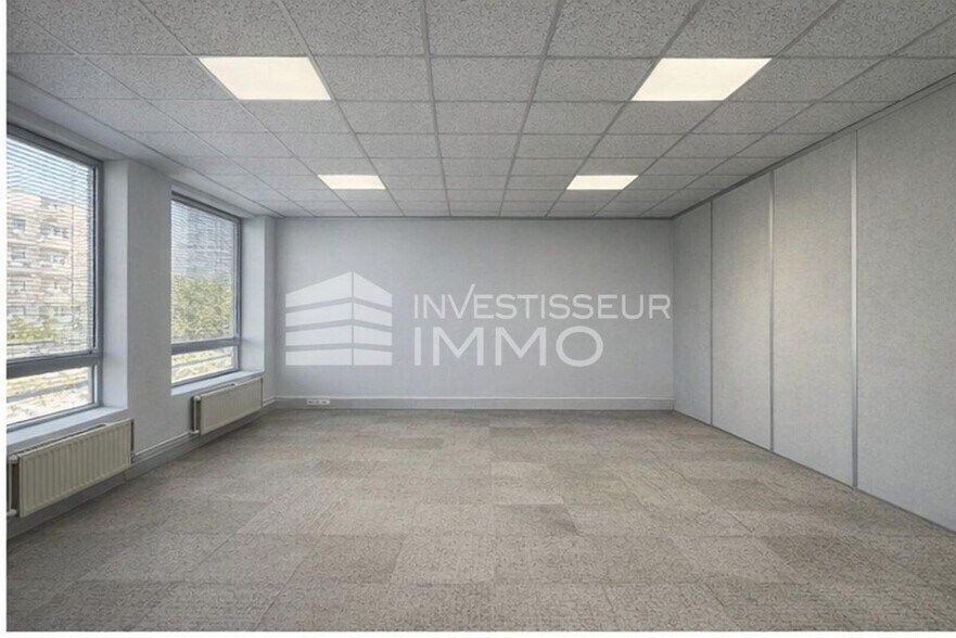 Office in Torcy for lease - Interior Photo - Image 3 of 7